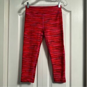 UNDER ARMOUR compression heat gear Capri athletic leggings women’s size small